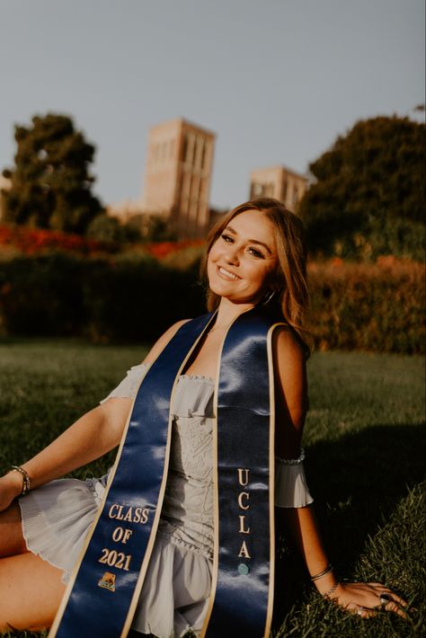 Ucla Graduation, College Grad Pictures, Grad Picture Ideas, College Grad Photos, Graduation Pic Ideas, Nursing Graduation Pictures, Cap And Gown Pictures, Graduation Shoot, Graduation Pic