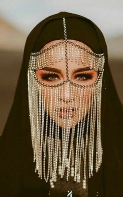 Muslimah Wedding Dress, Arabian Women, Face Jewellery, Arabian Beauty, Arabian Beauty Women, Arab Beauty, Arab Fashion, Arab Women, Arabian Nights