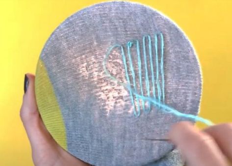 Darning Tutorial, Darning Needle, Make Do And Mend, Diy Sewing Clothes, Thread Work, Loom Knitting, Embroidery Floss, Sewing Clothes, Embroidery Thread