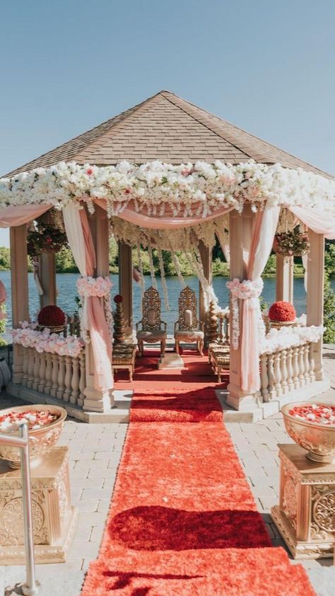 Gazebo Wedding Decorations, Wedding Gazebo, Gazebo Decorations, Hindu Wedding Ceremony, Wedding Stage Decor, Romantic Wedding Ceremony, Desi Wedding Decor, Gazebo Wedding, Outdoor Wedding Photos