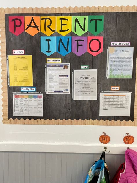 Teacher Room Ideas Daycare, Parent Resource Bulletin Board Ideas, Parents Information Board Daycare, Parent Center Decor Ideas, Parent Info Bulletin Board Ideas, Parents Board Preschool, Parent Center Bulletin Boards, Class Welcome Board, Welcome Parents Bulletin Board