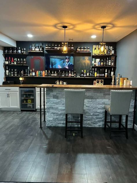 Home Sports Bar Ideas, Basement Sports Bar Ideas, Home Sports Bar, Black Basement, Small Basement Bar, Basement Sports Bar, Bar Chest, Home Bar Plans, Mancave Garage