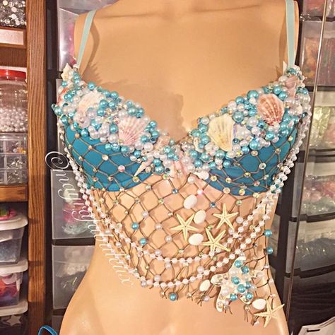 Mermaid Bra Top, Siren Costume, Blonde Halloween Costumes, Rave Bras, Girl Group Costumes, Mermaid Halloween Costumes, Mermaid Bra, Mermaid Top, Couple Halloween Costumes For Adults