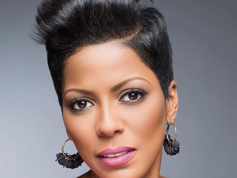 Tamron Hall Shows Off Her Beautiful Baby Bump In New Pictures Where Her Clothes Are Too Small #TamronHall celebrityinsider.org #Entertainment #celebrityinsider #celebritynews #celebrities #celebrity Swim Hairstyles, Hairstyles For Swimming, Razor Cuts, Short Relaxed Hairstyles, Hairstyles Pixie, Tamron Hall, Stacked Haircuts, Short Sassy Hair, Pelo Afro