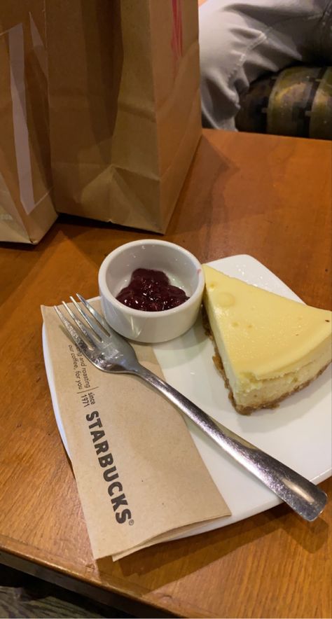 Starbucks Cheesecake, Cheesecake Blueberry, Dinner Snapchat, Natural Skin Care Ingredients, Food Captions, Foodie Instagram, Food Medicine, Snap Food, Fake Food