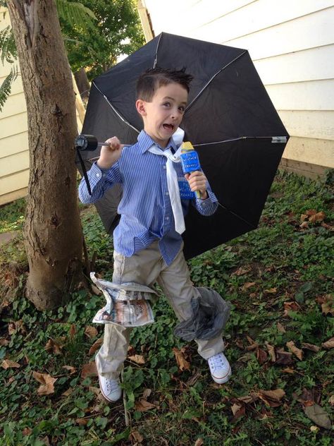 My weatherman :) Diy Customes, Soiree Outfits, Man Halloween Costume, Costume Inspo, Unique Halloween Costumes, Eating Ice Cream, Halloween 2024, Creative Halloween Costumes, Funny Halloween Costumes