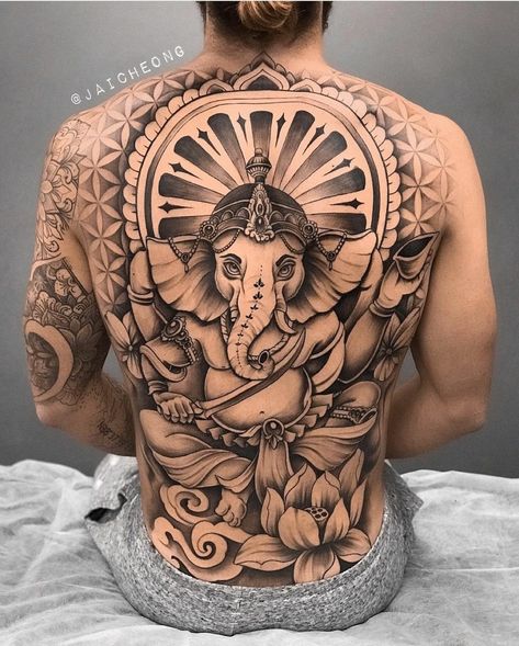 Ganesha Elephant Tattoo, Ganesha Tattoo Back, Ganesha Tattoos, Buddha Tattoo Sleeve, Kali Tattoo, Ganesh Tattoo, Buddha Tattoo Design, Samurai Tattoo Design, Torso Tattoos