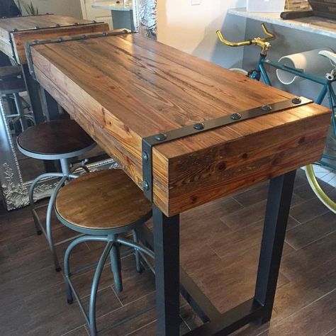 Industrial design bar height table Kitchen Bar Height, Table Bistro, Texture Architecture, Counter Height Tables, Deck Table, Industrial Apartment, Industrial Chair, Industrial Livingroom, Studio Flat