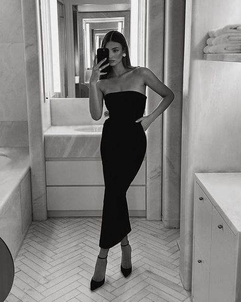 Lorena Rae 🦋 on Instagram: "🫶🏼" Black Dress Elegant, Lorena Rae, Chique Outfits, Looks Party, Night Out Outfit, Glam Dresses, Going Out Outfits, Fancy Outfits, Elegant Outfit