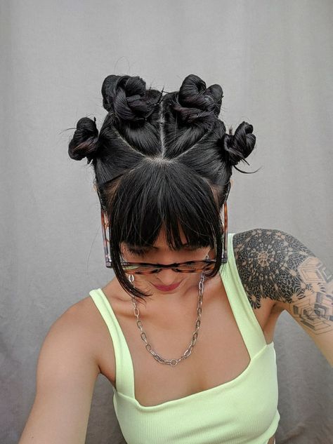 Los rodetes son los más elegidos para un look de noche o día!!! Si querés más ideas de peinados ingresá al link! Crazy Hair Days, Hair Reference, Crazy Hair, Beauty Health, Health Tips, Dreadlocks, Hair Cuts, Hairstyles, Hair Styles