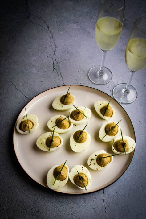 Pretty Deviled Eggs, Glitter Deviled Eggs, Deviled Eggs Plating, Fancy Canapes, Caviar Brunch, Truffle Deviled Eggs, Aesthetic Eating, Caviar Appetizers, Truffle Oil Recipes