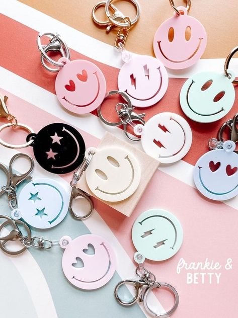 Smiley Face Keychain Smiley Bag Tag Retro Keychain Cute | Etsy Retro Keychain, Girly Party Ideas, Rainbow Keychain, Laser Cut Wood Crafts, Diy Earrings Polymer Clay, Art Top, Silver Keychain, Art Decor Diy, Keychain Cute