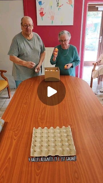 Ludovic Cretoni on Instagram: "Ping-Pong Oeuf / Puissance 4 🏓🥚  Règles du jeu 🎲: Chacun leur tour, les joueurs doivent lancer une balle de Ping-Pong dans une grande boite à œuf (2 couleurs différentes). Le but est d’avoir 4 mêmes couleurs alignées en premier pour remporter le duel" Crafts With Ping Pong Balls, Egg Carton Games, Games Using Ping Pong Balls, Ping Pong Ball Muffin Tin Game, Ping Pong Ball Christmas Game, Ping Pong Games For Kids, Christmas Ping Pong Ball Games, Ping Pong Christmas Game, Ping Pong Ball Crafts