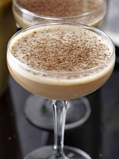 Vanilla Espresso Martini Vanilla Espresso Martini, Creamy Espresso Martini, Coffee Martini Recipe, Espresso Martini Recipe, After Dinner Drinks, Baileys Irish, Espresso Beans, Vanilla Vodka, Vanilla Syrup