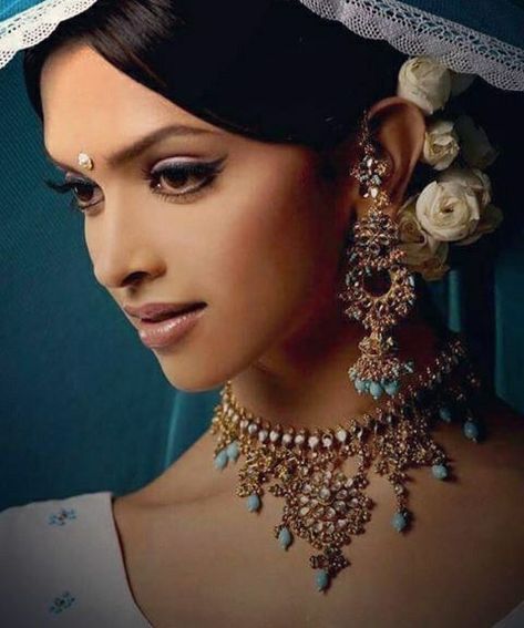 Dipika Padukone, Deepika Padukone Style, Om Shanti, Om Shanti Om, Bollywood Outfits, Vintage Bollywood, Bollywood Jewelry, Indian Aesthetic, Bollywood Actors