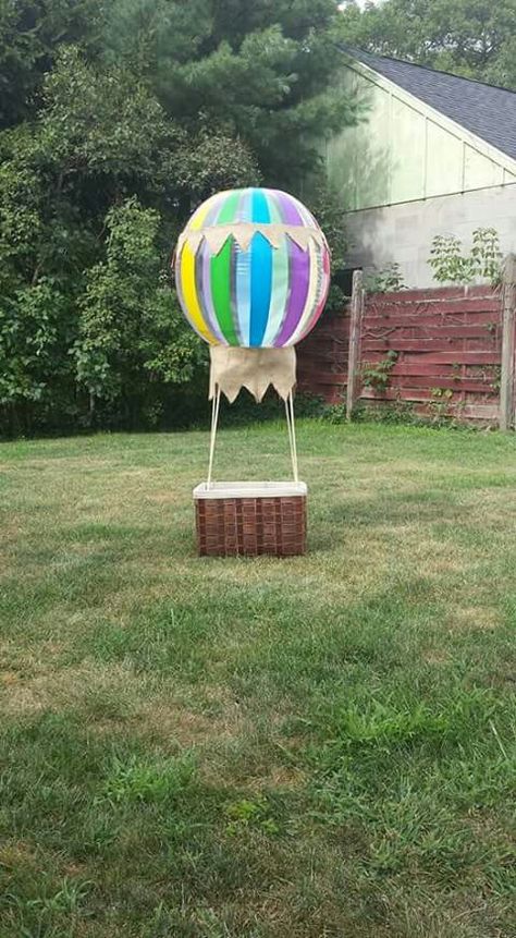 Basket, beach ball, banner. Hot air balloon. Beach Ball Hot Air Balloon Diy, Hot Air Balloon Prop Diy, Diy Hot Air Balloon Basket, Hot Air Balloon Costume, The Wizard Of Oz Halloween, Hot Air Balloon Decorations Diy, Dr Seuss Decorations, Balloon Hot Air Balloon, Bike Parade