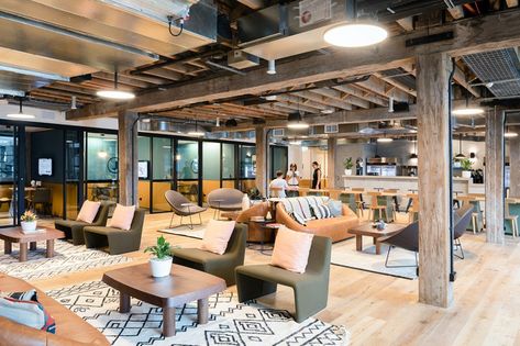 Communal Office Space, Coworking Space Design, Sky Lounge, Creative Office Space, Cool Office Space, Interior Office, Office Space Design, Business Space, Interior Design Photos