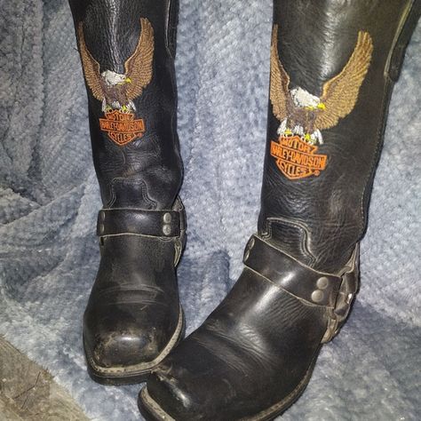 Motor Harley Davidson cycles boots Thrifting Manifestation, Motor Harley Davidson, Harley Davidson Style, Harley Davidson Merchandise, Airport Fit, Harley Davidson Artwork, Harley Davidson Shoes, Harley Davidson Clothing, Airport Fits