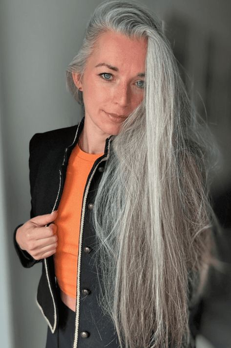 mature women hairstyles, elegant haircuts, agedefying hairstyles Long Fine Hair, Long Silver Hair, Silver Haired Beauties, Hair Falls, Long Layered Cuts, Boost Confidence, Small Braids, Hair Color For Women, Brunette To Blonde