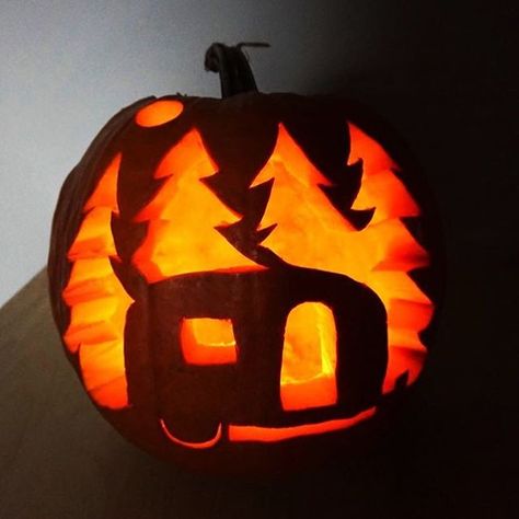 @bambino_the_airstream's mom carved this #pumpkin! #halloween #airstream #liveriveted #camper #rvlife #rvgems #homeiswhereyouparkit #rvliving #wanderlust #fulltimerv #travel #outdoors #nature #travelusa #wandering #roadtrip #traveltrailer #gorving #gypsy #nomad Pumpkin Carving Ideas Easy, Campsite Decor, Cute Pumpkin Carving, Halloween Camping, Pumkin Carving, Pumpkin Carving Contest, Halloween Pumpkin Carving Stencils, Creative Pumpkin Carving, Amazing Pumpkin Carving