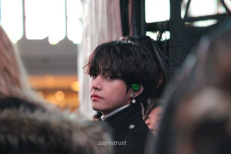 dimple misses bts on Twitter: "kim taehyung captured by me… " Photo Sequence, Staring At You, Iconic Photos, Zayn Malik, V Taehyung, Daegu, Foto Bts, Bts V, Bts Taehyung