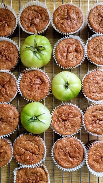 Green Tomato Muffins With Cheese, Green Tomato Cookies, Green Tomato Muffins, Green Tomato Bread, Recipes Using Green Tomatoes, Green Tomatoes Recipes, Green Tomato Cake Recipe, Green Tomato Bread Recipe, Tomato Cake