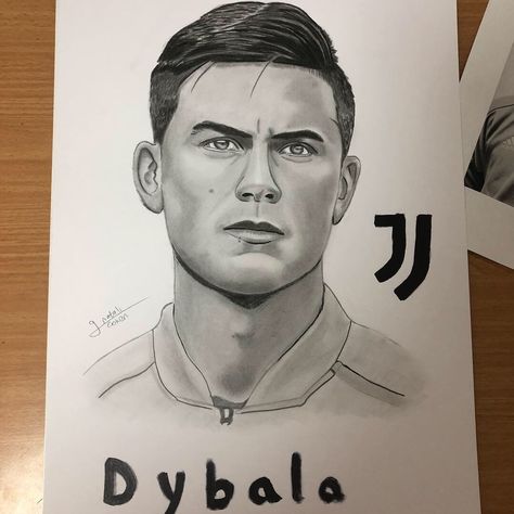 Dybala Drawing, Football Drawings, Milan Wallpaper, Soccer Drawing, Juventus Soccer, Cricket Helmets, Joker Drawings, Football Drawing, Lionel Messi Barcelona