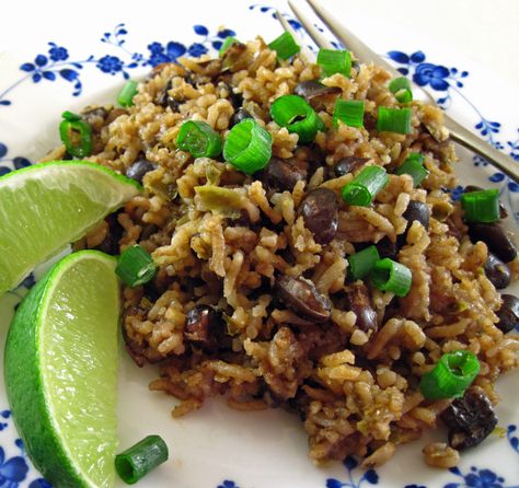 Cuban-Style Black Beans and Rice Cuban Rice And Beans, Mojo Sauce, Mojo Pork, Rice And Beans Recipe, Cuban Dishes, Black Beans And Rice, Cuban Style, Meatless Main Dishes, Beans And Rice