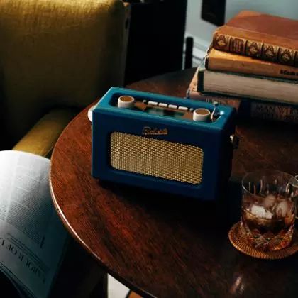 1950s Radio, Small Radio, Roberts Radio, Burns Night, Small Bedside, Dab Radio, Digital Radio, Fifties Fashion, Portable Radio