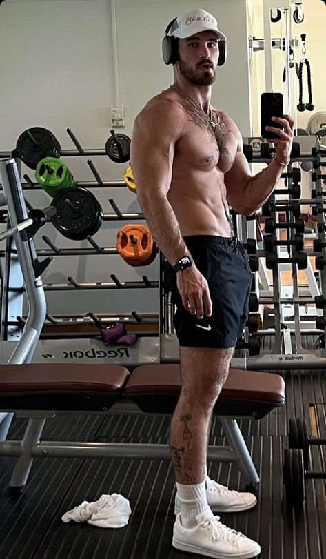 Michael Yerger Aesthetic, Boy Aesthetics, Michael Yerger, Tall Dark And Handsome, Aesthetics Tumblr, Gym Guys, Scruffy Men, Gay Aesthetic, Gym Fits