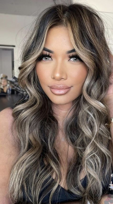 Warm Honey Blonde, Layered Hair Ideas, Long Hair With Layers, Balayage Long Hair, Platinum Highlights, Brown Hair Inspo, Brunette Hair With Highlights, Dark Hair With Highlights, Brown Hair With Blonde Highlights