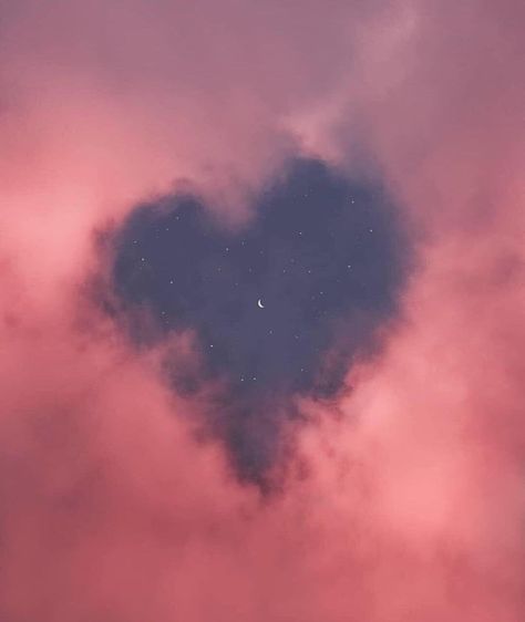 A heart through the clouds Onic Kairi, Art Trippy, Wallpaper Sky, Iphone Wallpaper Sky, Night Sky Wallpaper, Love Frames, Cloud Wallpaper, Pastel Pink Aesthetic, Tapeta Pro Iphone