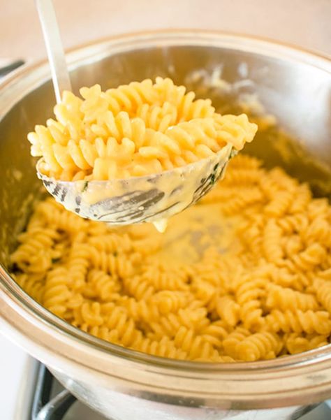 Italian Mac and Cheese (Stovetop) - So fast, easy & delicious! Spiral Noodle Mac And Cheese, Spiral Macaroni Recipes, Spiral Mac And Cheese, Rotini Mac And Cheese, Mac And Cheese Stovetop, Parmesan Mac And Cheese, Italian Mac And Cheese, Spiral Noodles, Macaroni Recipes