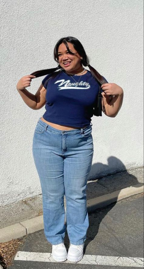 2000s Plus Size Fashion, Round Body Shape Outfits, Chunky Girl Outfits, Mid Size Outfits Aesthetic, 2000s Fashion Outfits Plus Size, Big Girl Outfits, Plus Size 90s Fashion, Y2k Curvy, Plus Size Y2k Outfits