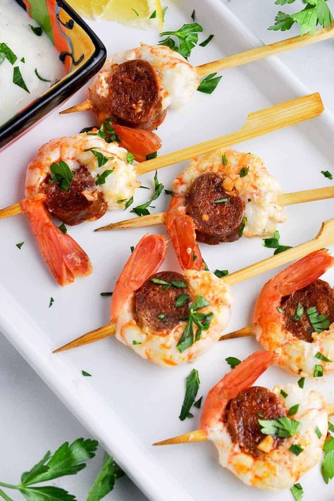 Prawns Appetizers, Prawn And Chorizo, Chorizo Appetizer, Prawn Skewers, Chorizo Recipe, Sausage Appetizers, Skewer Appetizers, Mini Appetizers, Shrimp Appetizers