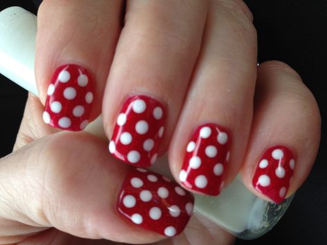 Red Nails With White Polka Dots, Red And White Disney Nails, Red Nails With White Dots, Pocodot Nails, Red And White Polka Dot Nails, Red Polka Dot Nails, Nails For Disneyland, White Polka Dot Nails, Polka Dot Pedicure