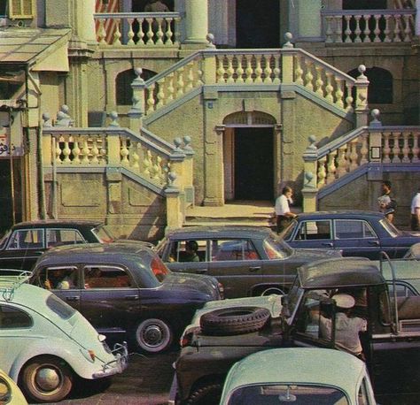 Old Lebanon, Lebanon Culture, Environment Painting, Vw Vintage, Beirut Lebanon, Vintage Vw, Beirut, Classic Movies, Vintage Photography