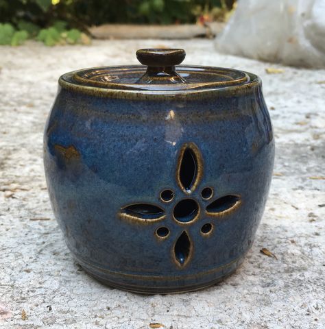 Garlic pot by Keramos Pottery and Ceramics Studio Nicosia Cyprus Garlic Pottery Pot, Hollow Ceramic Ideas, Garlic Holder Pottery, Ceramics Lidded Jar, Lidded Jars Ceramic Pottery Ideas, Ceramic Jar Ideas, Pierced Pottery, Ceramic Jars With Lids, Clay Pot With Lid