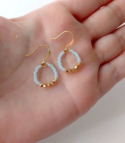 Anting Manik, Aqua Earrings, Beaded Earrings Diy, Stones Necklace, Tiny Hoop Earrings, Gelang Manik, Bar Stud Earrings, Swarovski Stones, Handmade Wire Jewelry