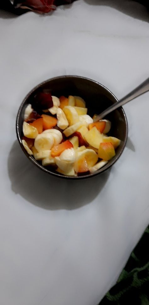 Casual fruit salad for when you want a healthy snack. Includes: ● Bananas ● Apples ● Plums ● Oranges Boujie On A Budget, Healthy Eating Habits, Eating Habits, Fruit Salad, Bananas, On A Budget, Apples, Healthy Snacks, Healthy Eating