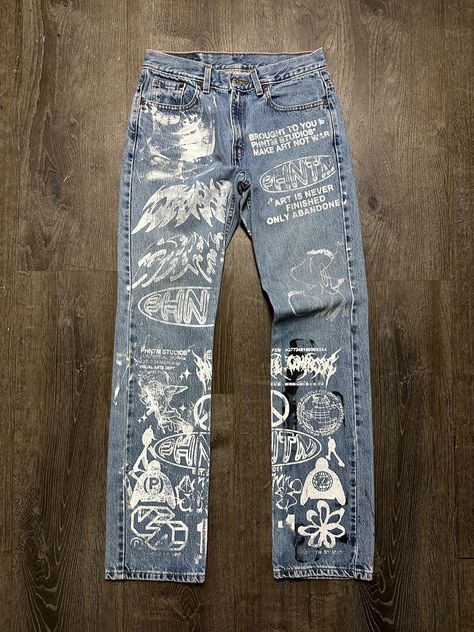 Jeans Custom, Apparel Design Inspiration, Custom Jeans, Levi's 505, Distressed Painting, Levis 505, Over Size, Custom Sweatshirts, H&m Jeans