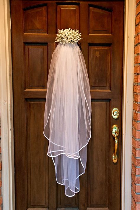 Bridal shower door Lingerie Shower Decorations, Bridal Lingerie Shower, Shower Decorations Wedding, حفل توديع العزوبية, Wedding Doors, Wedding Shower Decorations, Lingerie Shower, Lingerie Party, Wedding Wreaths