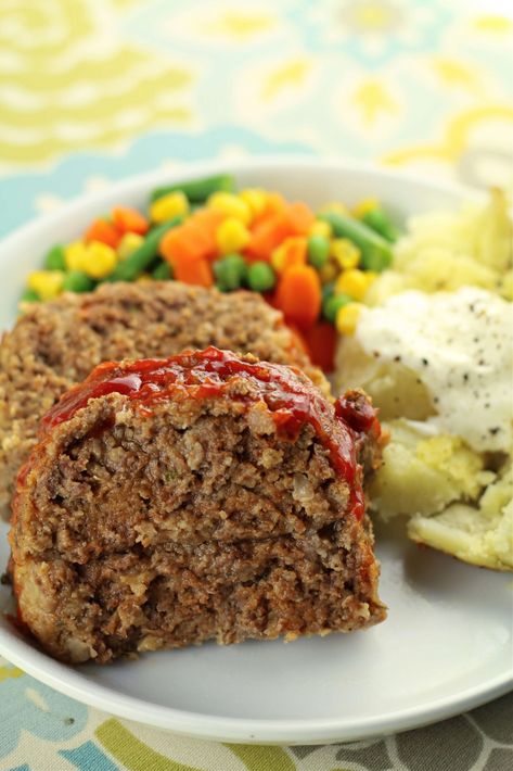 Instant Pot Traditional Meatloaf - 365 Days of Slow Cooking and Pressure Cooking Meatloaf Instant Pot, 365 Days Of Crockpot, Tender Pot Roast, Instant Pot Meatloaf, Instant Pot Beef Recipes, Pepper Steak Stir Fry, Hot Beef Sandwiches, Instant Pots, Crockpot Meatloaf