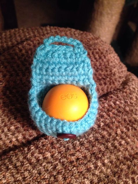 Eos lip balm holder cozy Crochet 101, Eos Lip Balm, Lip Balm Holder, Crochet Bags Purses, Bag Holder, Crochet Purses, Crochet Gifts, Dish Cloths, Lip Balm