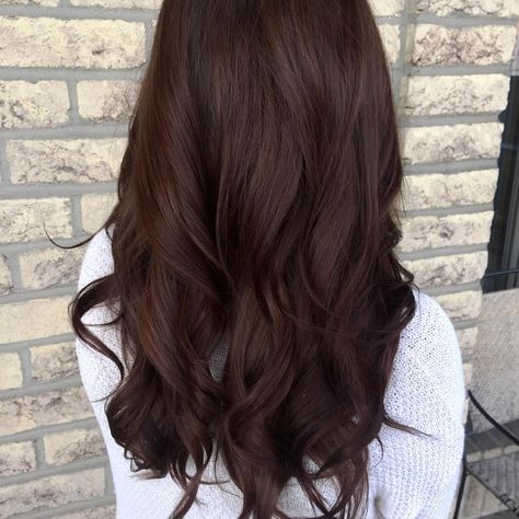 😍Mane CRUSH Monday! 🍂 • • I can’t get enough of this chocolate hair color! Brown with a hint of red to spice things up for fall! This color… チョコレートブラウン ヘアカラー, Rich Brown Hair, Chocolate Brown Hair Color, Hair Color Chocolate, Chocolate Hair, Kadeřnické Trendy, Chocolate Brown Hair, Fesyen Rambut, Hair Color Light Brown