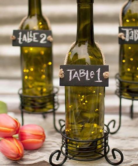 Non Floral Centerpieces, Wine Bottle Table, Beautiful Wedding Centerpiece, Wine Bottle Centerpieces, Centerpieces Ideas, Deco Champetre, Bottle Centerpieces, Tuscan Wedding, Wine Theme