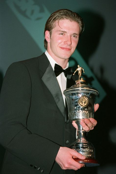 Young Player of the year award - David Beckham Football Handsome Players, David Beckham Aesthetic, Phil Neville, Posh And Becks, Roy Keane, Eric Cantona, David And Victoria Beckham, Cristiano Ronaldo Wallpapers, Manchester United Football Club