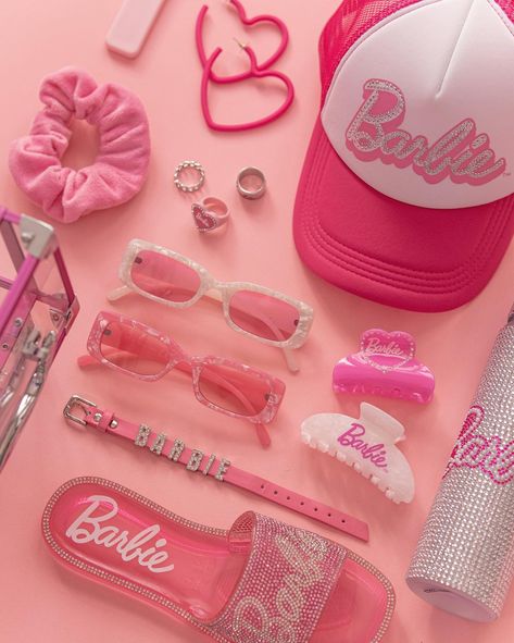 Barbie Themed Accessories, Barbie Pink Aesthetic, Pink Barbie Aesthetic, Barbie Mood, Barbie Store, Barbie Items, 2023 Barbie, Accessory Inspo, Barbie Aesthetic