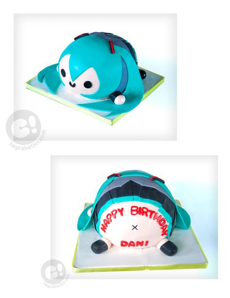 Adorable Hatsune Miku cake made for an awesome celebration Hatsune Miku Birthday Party Decorations, Hatsune Miku Cake Birthday, Hatsune Miku Cake, Nerdy Cakes, Hatsune Miku Birthday, Birthday Theme Decoration, Birthday Inspo, Apa Aja, Hatsune Miku