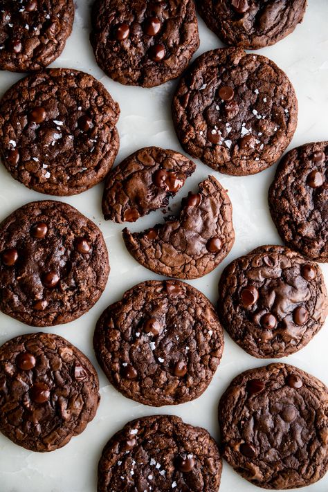 This Chocolate Lover's Double Chocolate Chip Cookie actually uses three types of chocolate: melted chocolate and cocoa powder for a rich, chocolate dough plus chocolate chips because more chocolate is more better! These cookies are soft, with slightly chewy edges, and not only taste like chocolate heaven, but are such a pretty cookie! Double Chocolate Chip Cookie Recipe, Chocolate Dough, Double Chocolate Chip Cookie, Brown Butter Chocolate Chip Cookies, Baking Journal, Double Chocolate Chip Cookies, Favorite Cookie Recipe, Chocolate Chip Cookie Bars, Chocolate Heaven